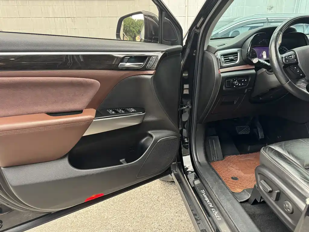 Trumpchi GS8 2017 320T 2WD Luxury Connected Edition (seven seats) купить на сайте DeffCars