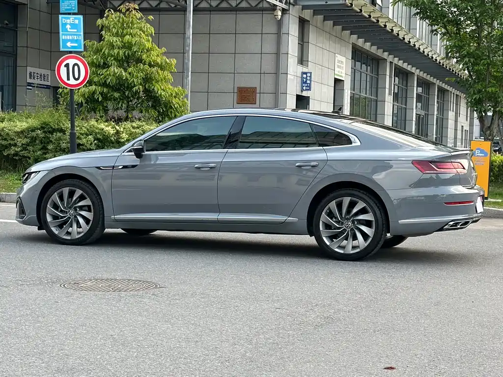 FAW-Volkswagen CC 2023 380TSI eye-catching version купить на сайте DeffCars