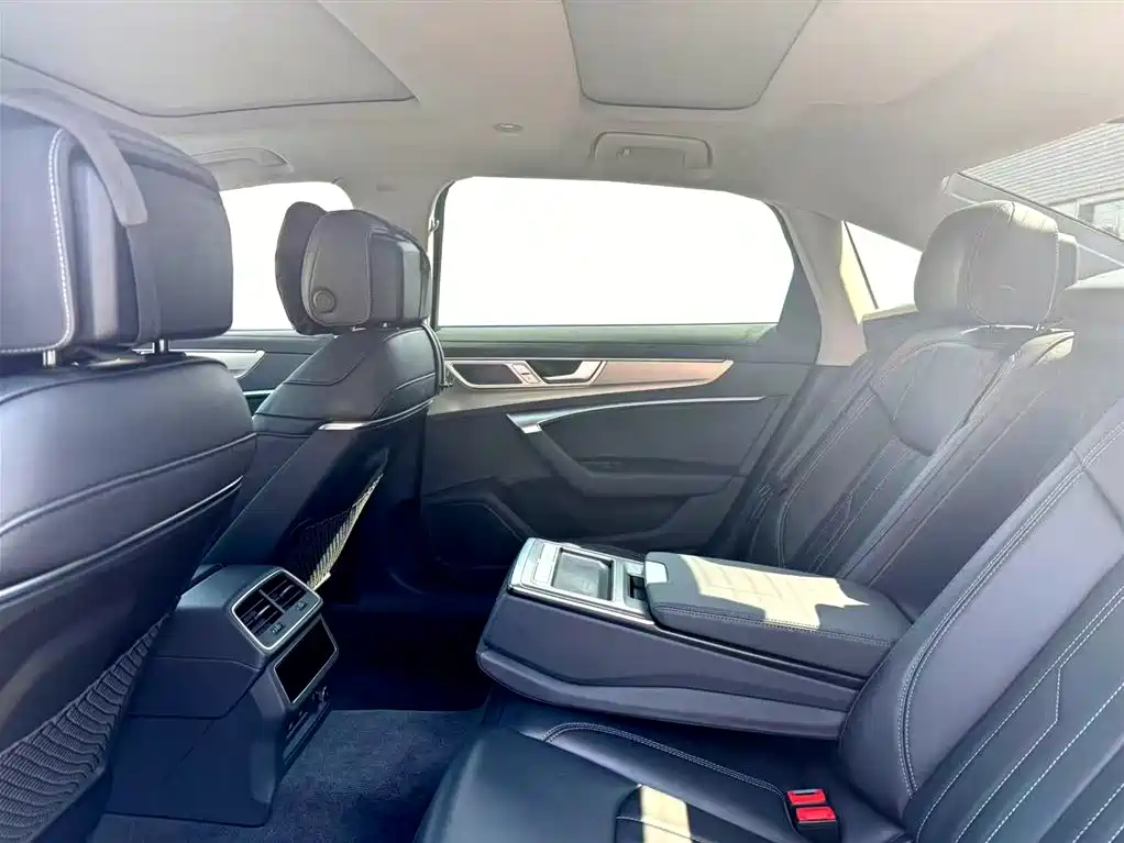 Audi A6L 2024 45 TFSI Premium Dynamic Model купить на сайте DeffCars