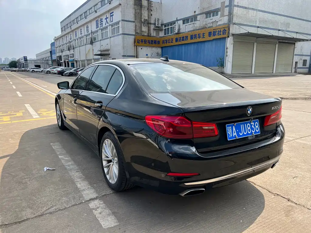 BMW 5 Series 2018 facelift 530Li leading model luxury package купить на сайте DeffCars