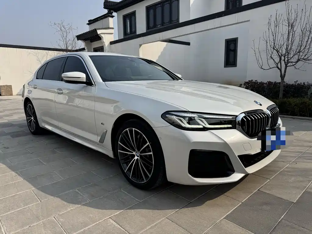 BMW 5 Series 2022 530Li Leading M Sports Package купить на сайте DeffCars