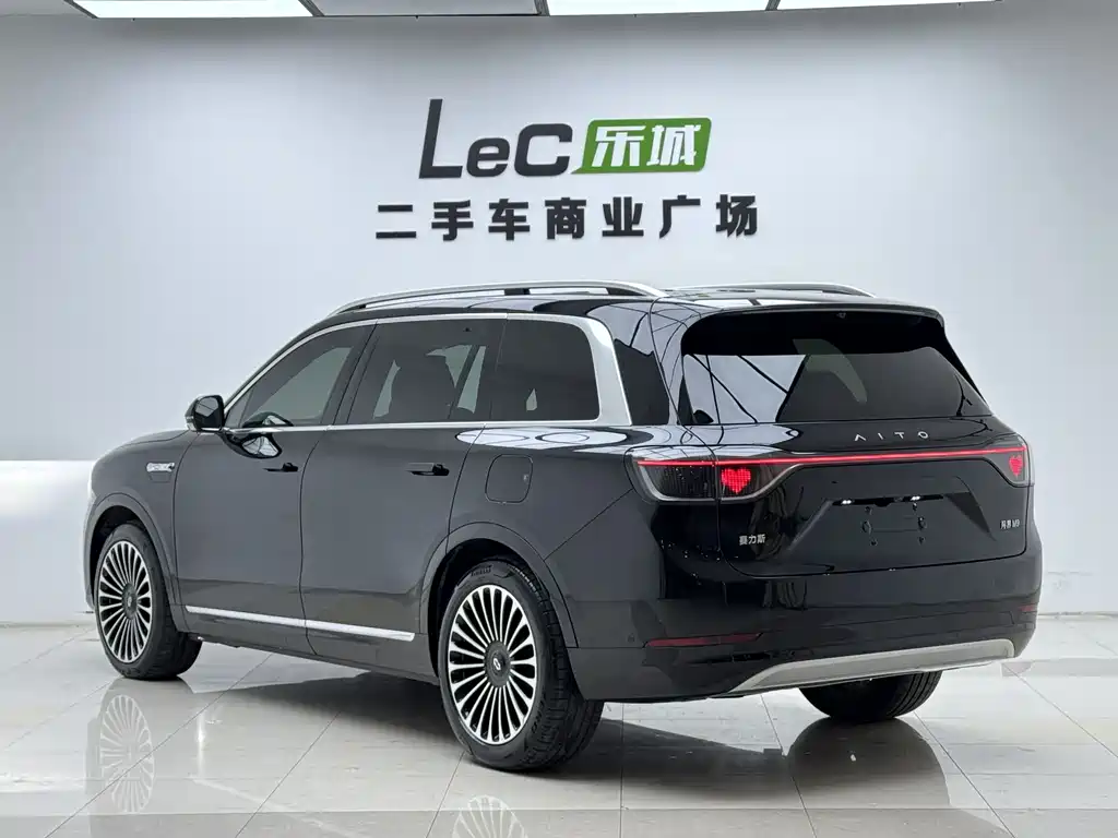 Wenjie M9 2024 extended range Max version 42kWh 6-seater version купить на сайте DeffCars
