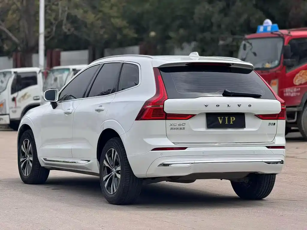 Volvo XC60 2024 B5 four-wheel drive Zhiyi Luxury Edition купить на сайте DeffCars