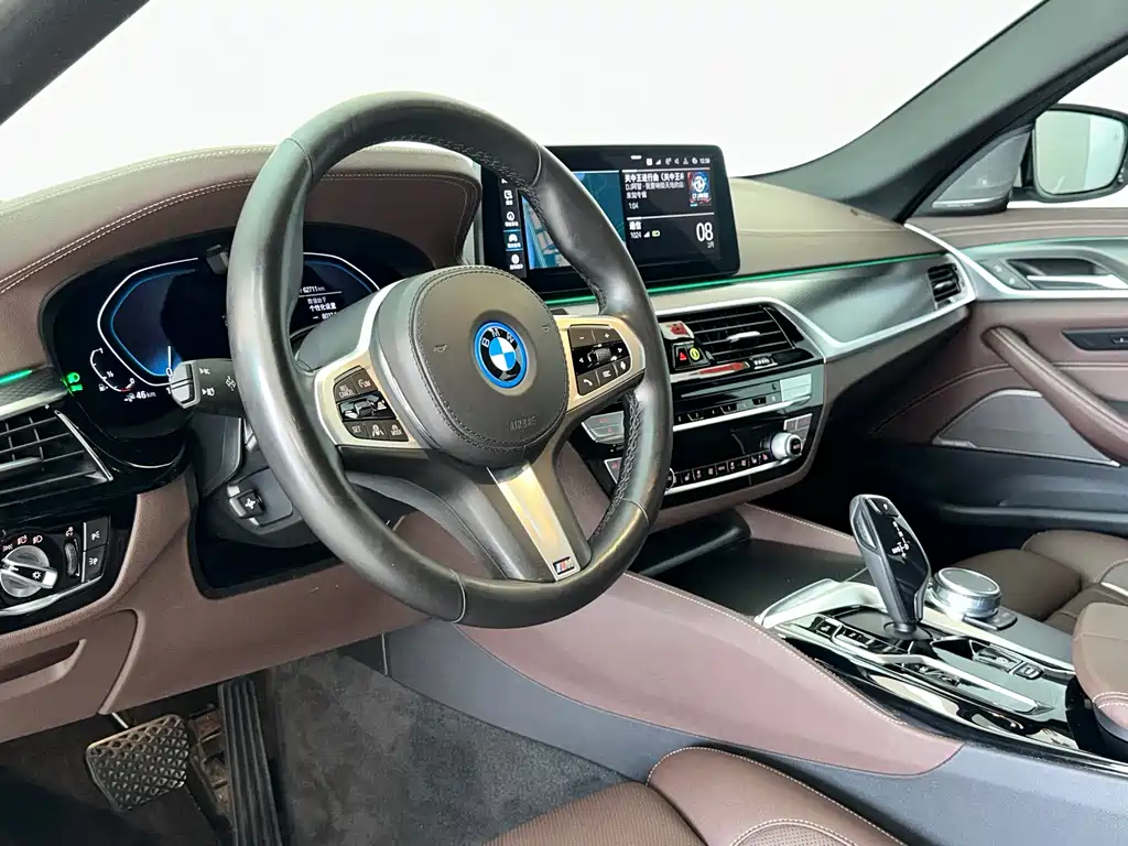 BMW 5 Series New Energy 2022 535Le Pioneer Edition M Sports Package купить на сайте DeffCars