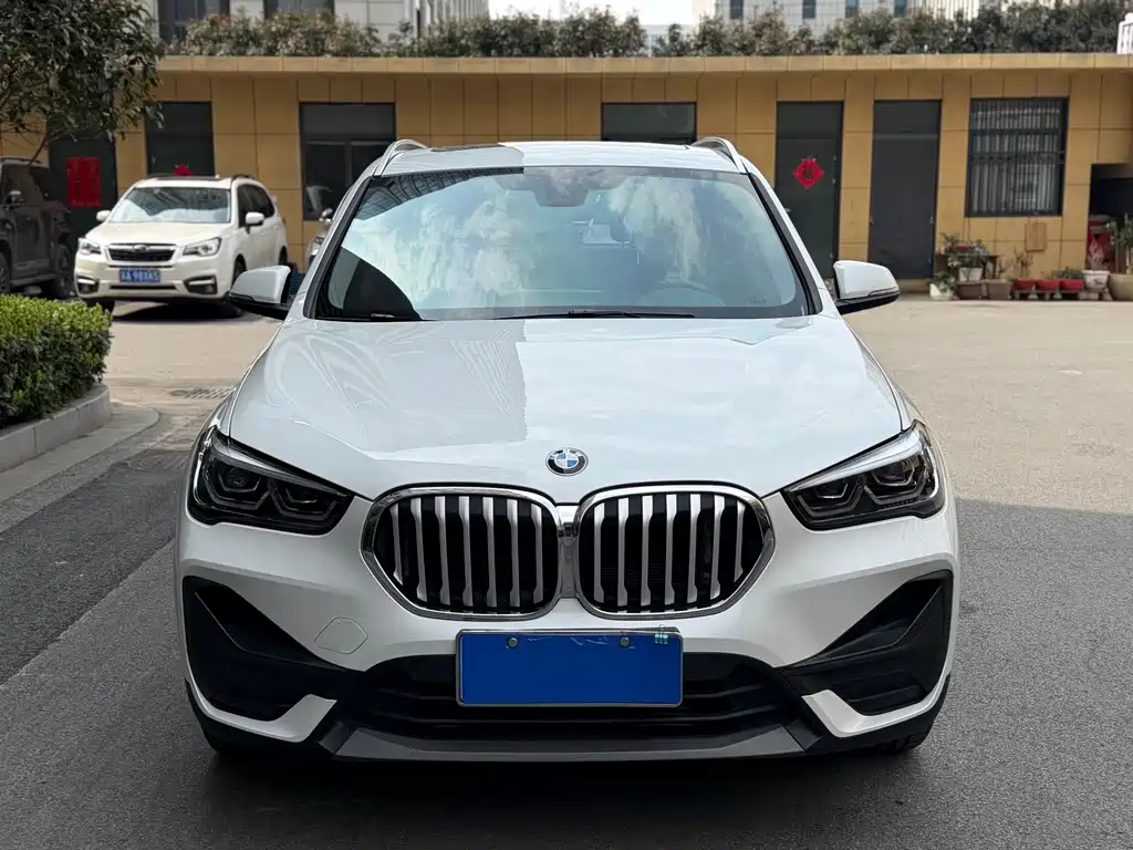BMW X1 2022 sDrive25Li Leading Model купить на сайте DeffCars