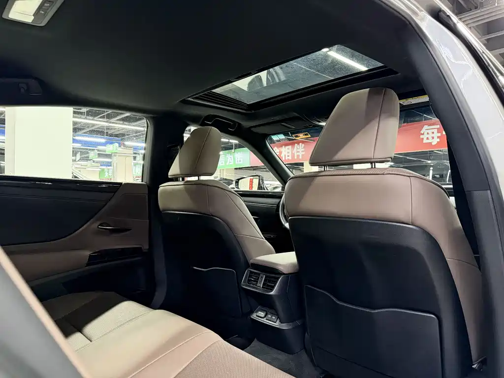 Lexus ES 2023 200 Excellence Edition купить на сайте DeffCars