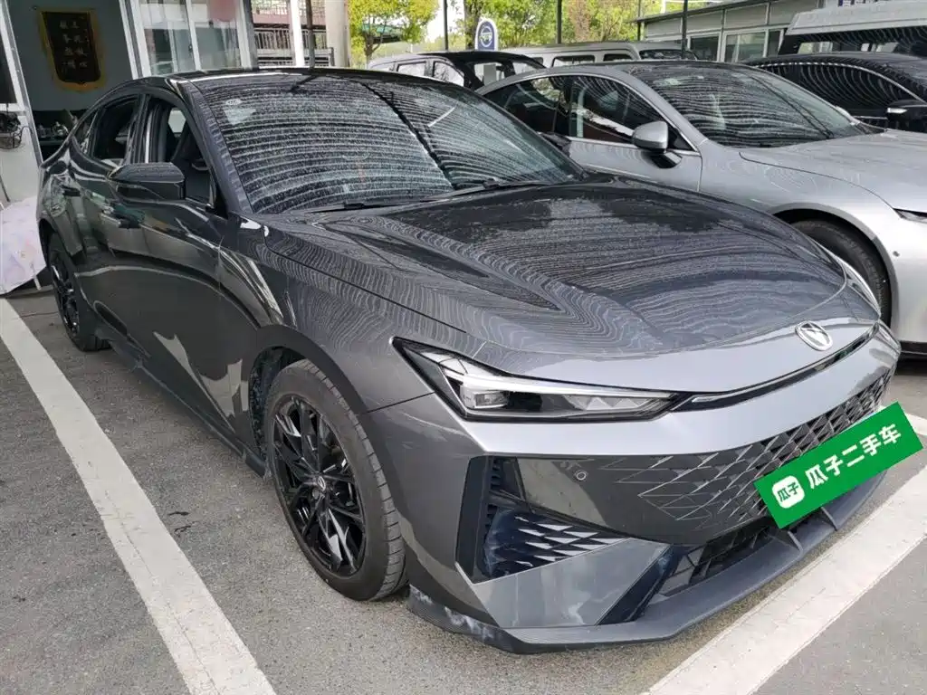 Changan UNI-V 2024 1.5T premium model купить на сайте DeffCars