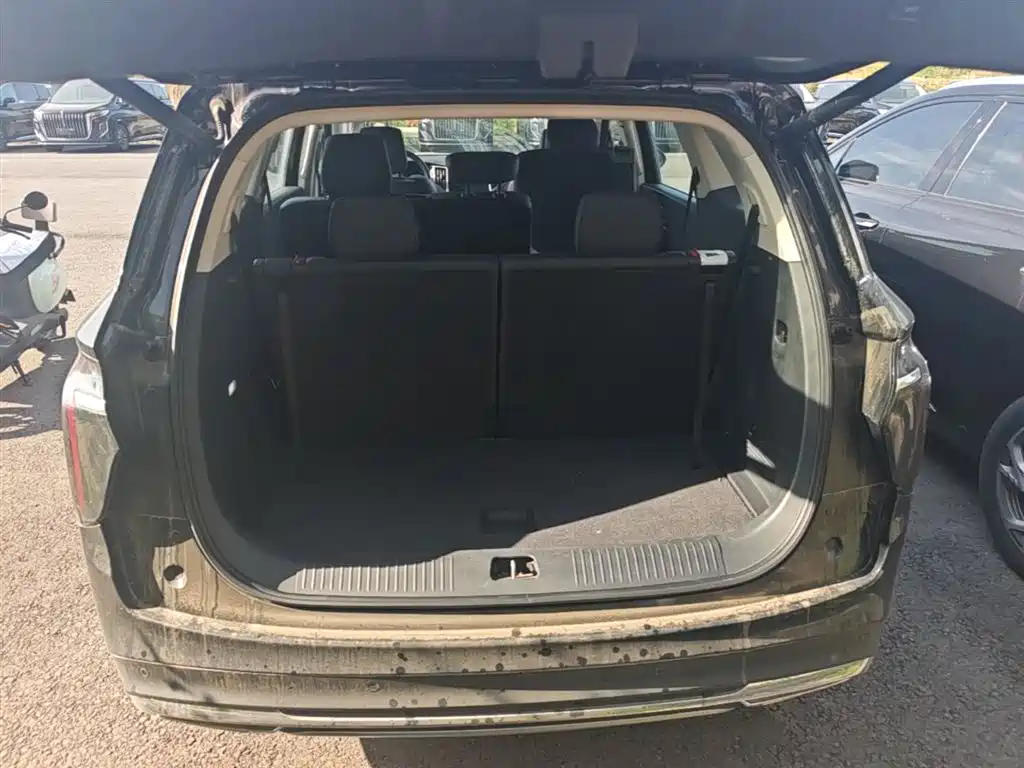 Hongqi HS7 PHEV 2024 2.0T PHEV four-wheel drive Qichang version 7 seats купить на сайте DeffCars
