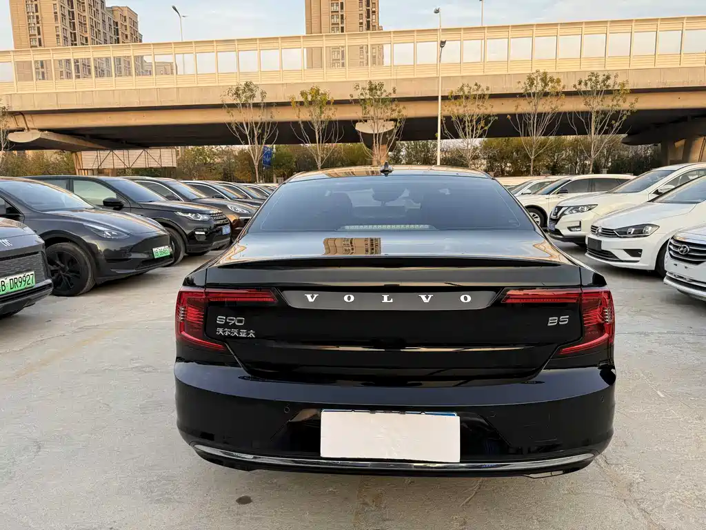 Volvo S90 2021 B5 Zhiyi Luxury Edition купить на сайте DeffCars