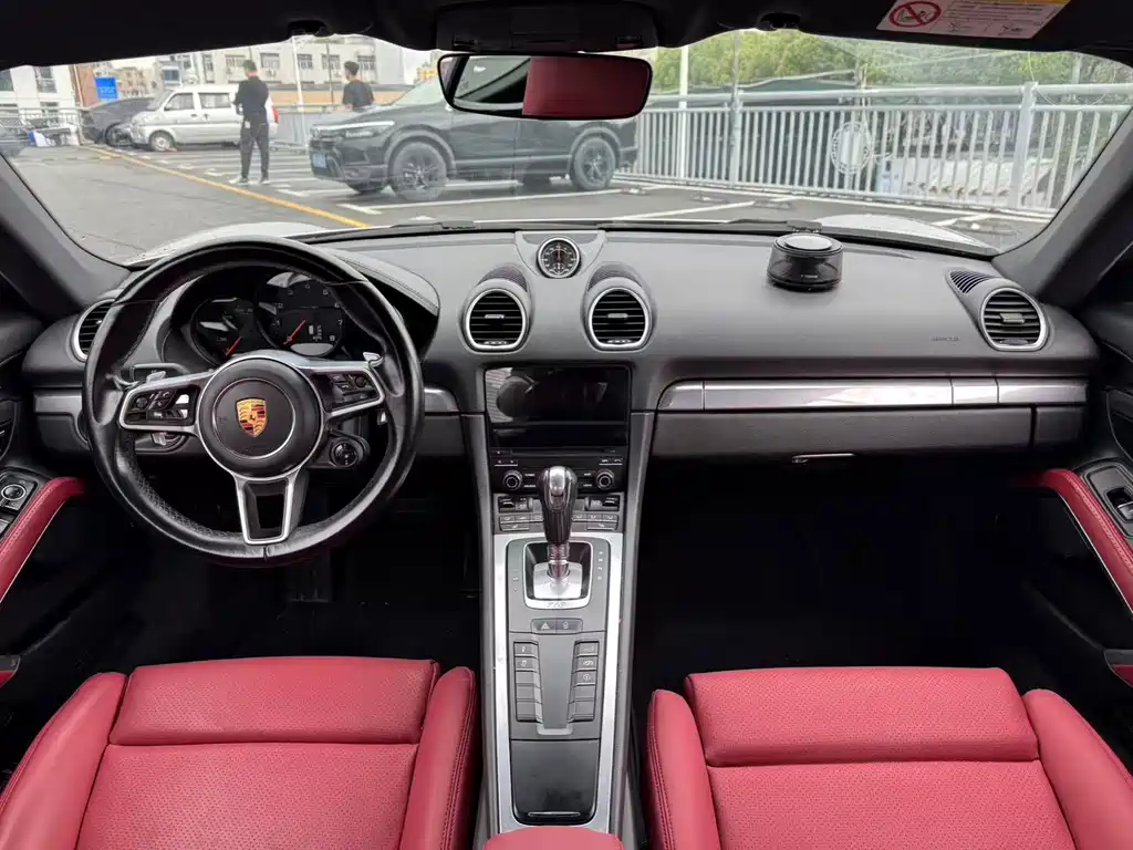 Porsche 718 2018 Cayman 2.0T купить на сайте DeffCars