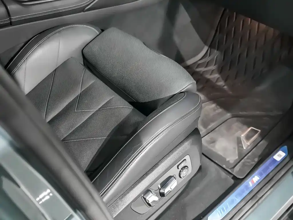 BMW XM 2023 Basic Model купить на сайте DeffCars