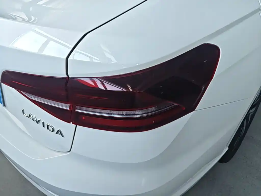 Lavida 2022 1.5L automatic comfort version купить на сайте DeffCars