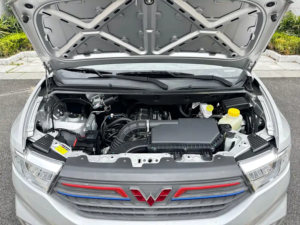 Wuling Hongguang V 2022 1.5L Jinchue version electric power assist LAR купить на сайте DeffCars