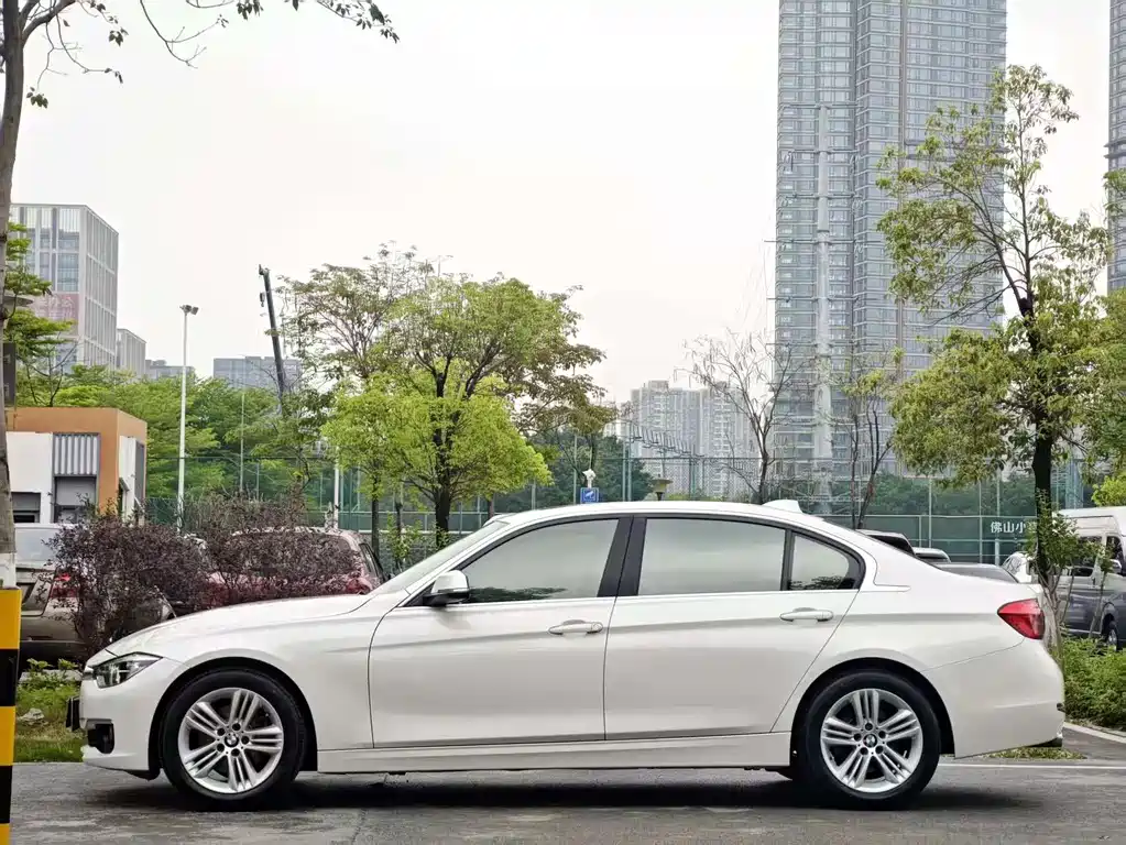 BMW 3 Series 2018 318Li купить на сайте DeffCars