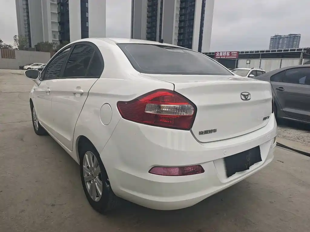 Kaiyi C3 2015 1.5L manual gold diamond type купить на сайте DeffCars