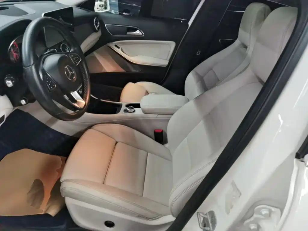 Mercedes-Benz GLA 2016 GLA 220 4MATIC Fashion Model купить на сайте DeffCars