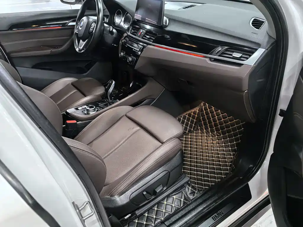 BMW X1 2020 sDrive25Li Leading Model купить на сайте DeffCars