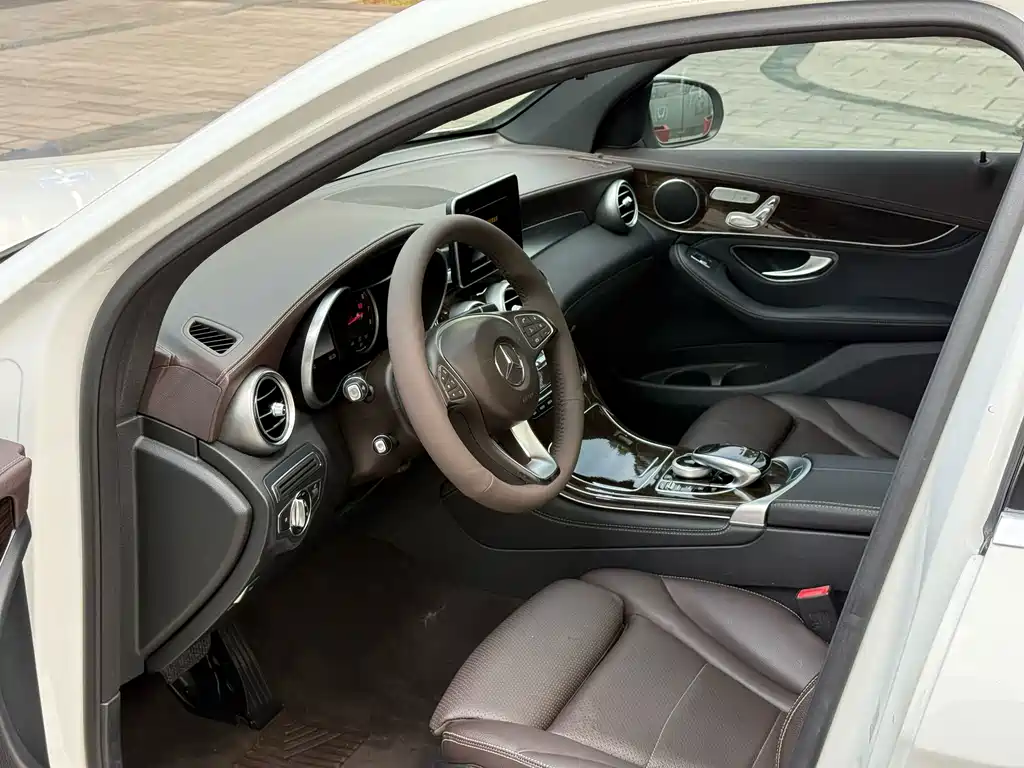 Mercedes GLC 2016款 260 4MATIC 动感型 купить на сайте DeffCars