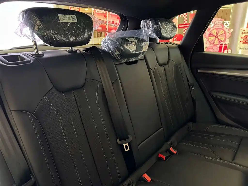 Audi Q5L 2025 45th Anniversary Collector's Edition 45 TFSI Luxurious and Dynamic купить на сайте DeffCars
