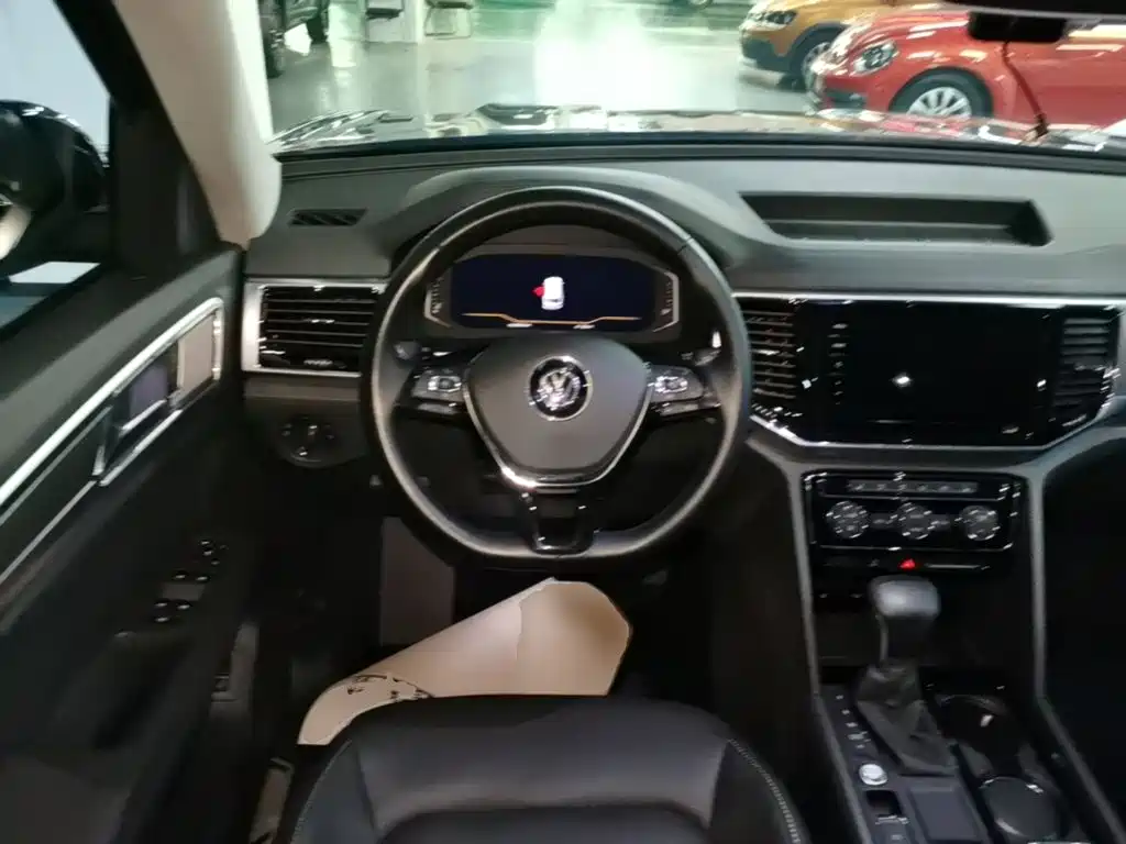 Touron 2020 330TSI 2WD Deluxe Edition National VI купить на сайте DeffCars
