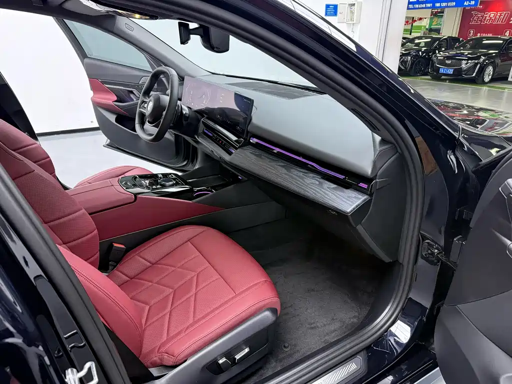 BMW 5 Series 2025 525Li Luxury Package купить на сайте DeffCars