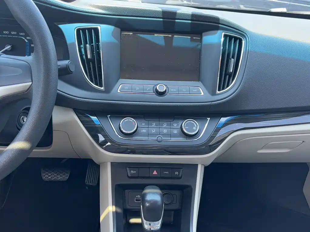 Roewe 360 ​​2015 20T TST Exclusive Edition купить на сайте DeffCars