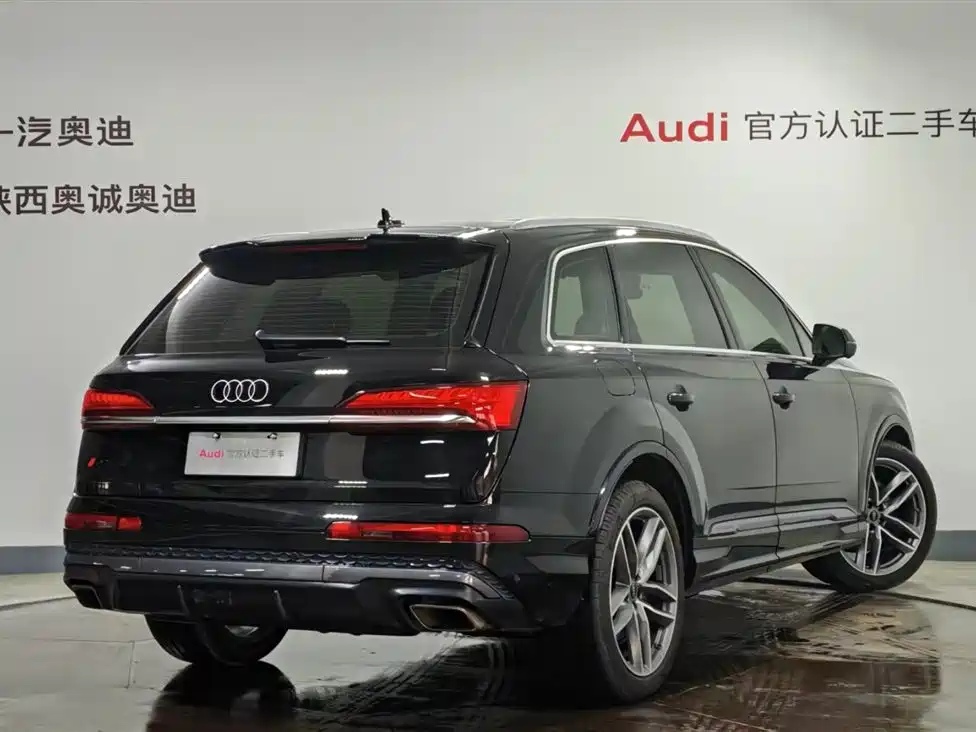 Audi Q7 2025 55 TFSI quattro S line sports купить на сайте DeffCars