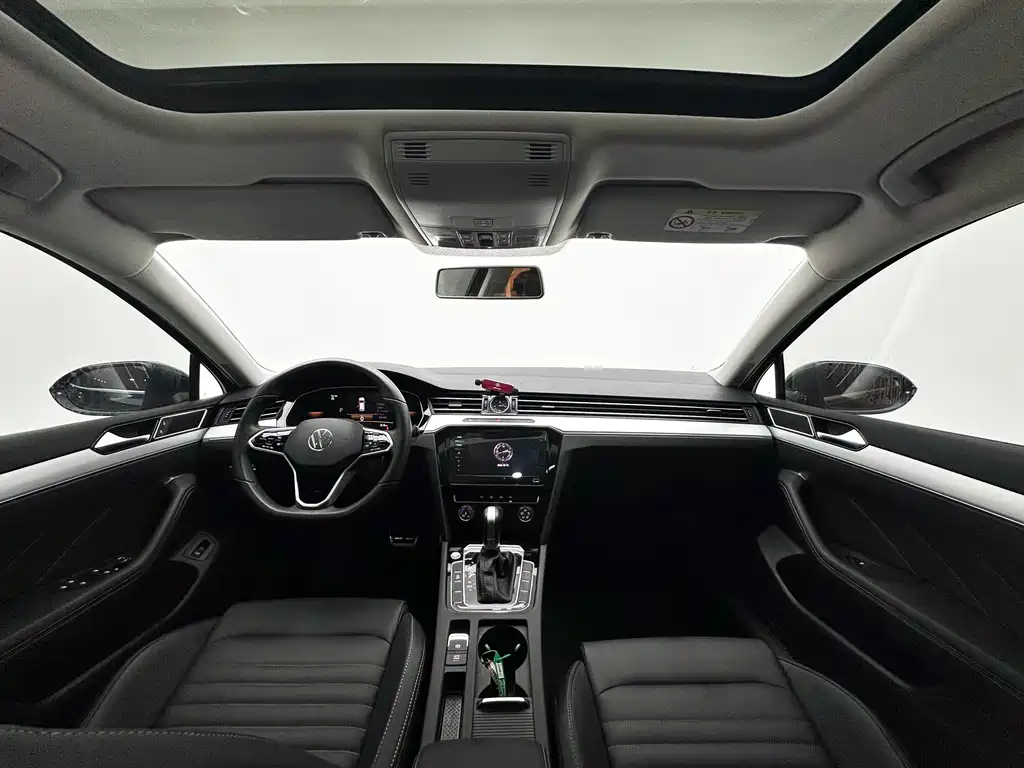 Magotan 2023 2 million commemorative edition 280TSI DSG comfort model купить на сайте DeffCars