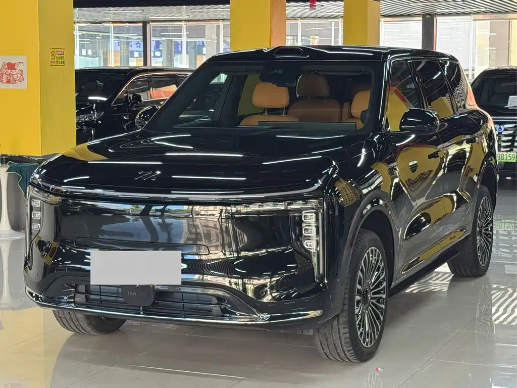LS8 2026 66 Ultra Luxury Six Seater купить на сайте DeffCars