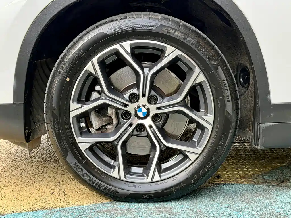 BMW X1 2021 sDrive25Li Leading Model купить на сайте DeffCars