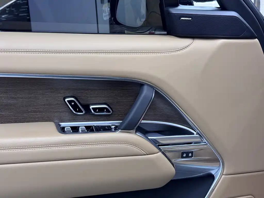 Range Rover 2025 3.0 L6 400PS Extended Edition купить на сайте DeffCars