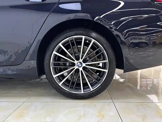 BMW 5 Series 2021 530Li Leading M Sports Package купить на сайте DeffCars