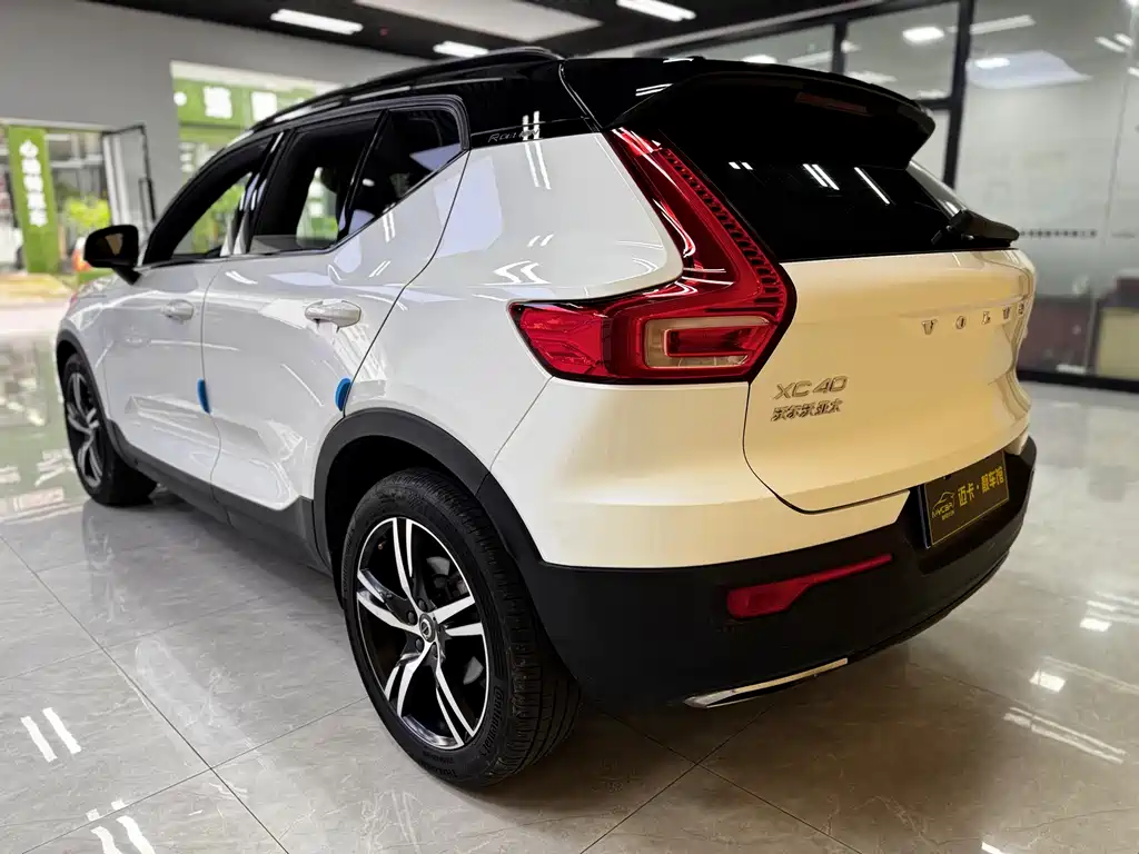Volvo XC40 2020 T4 four-wheel drive Zhiyuan Sport Edition купить на сайте DeffCars