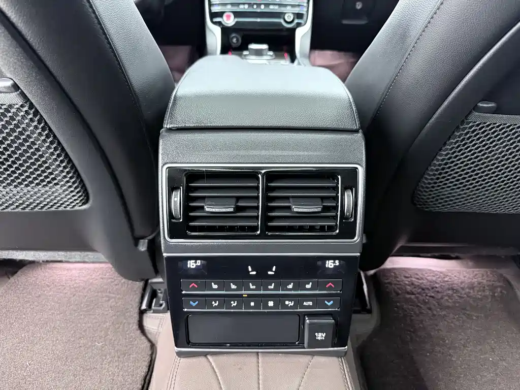 Jaguar XFL 2021 XFL 2.0T P250 four-wheel drive obsidian sports version купить на сайте DeffCars