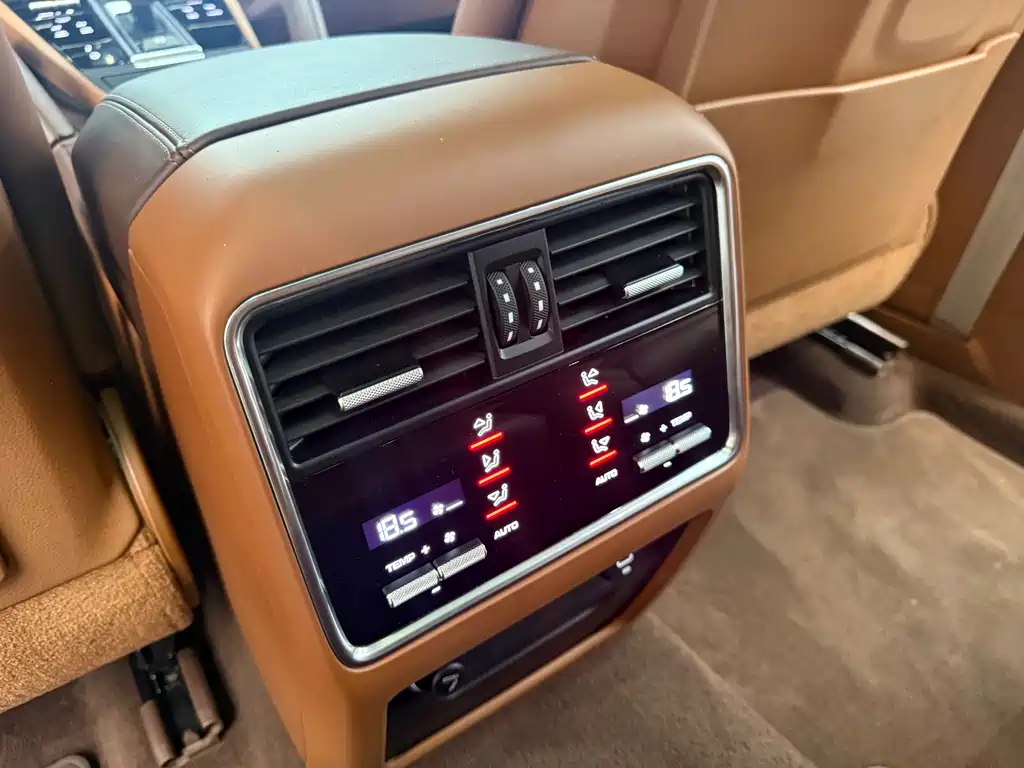 Cayenne 2023 Cayenne 3.0T Platinum Edition купить на сайте DeffCars