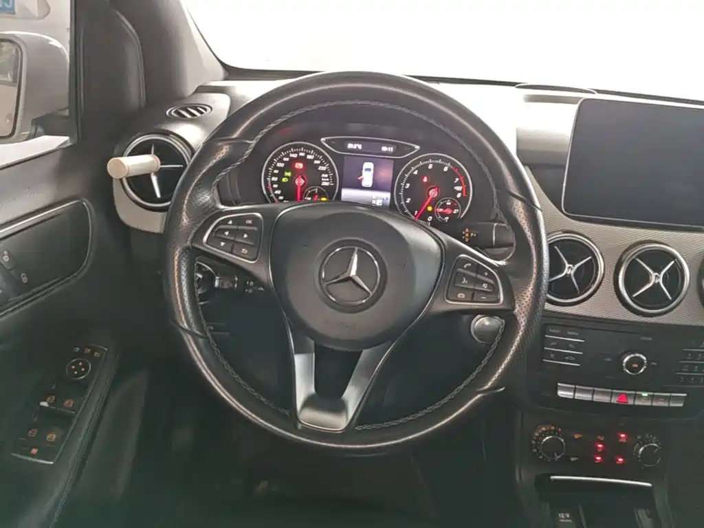 Mercedes B-Class 2018 B 200 Dynamic купить на сайте DeffCars