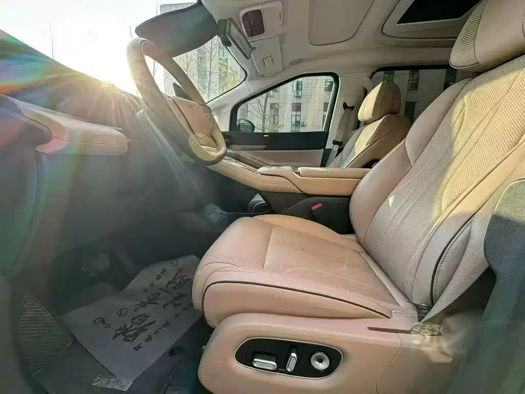 Xpeng X9 2025 pure electric 740 long battery life Max купить на сайте DeffCars