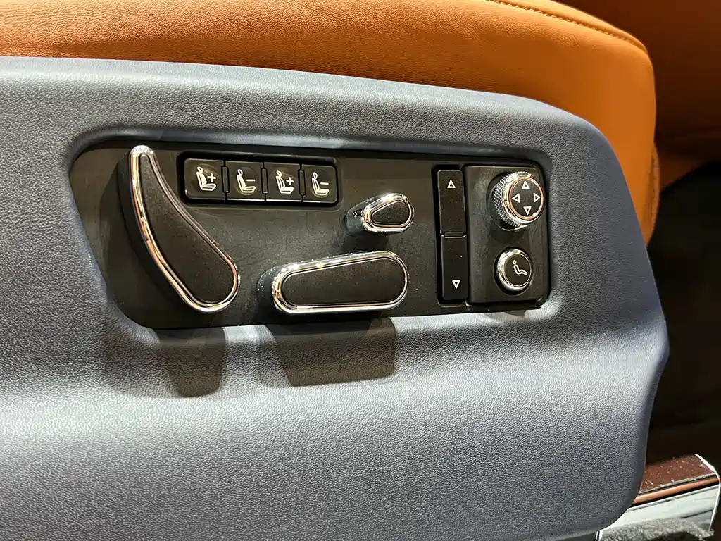 Bentayga 2018 4.0T V8 купить на сайте DeffCars