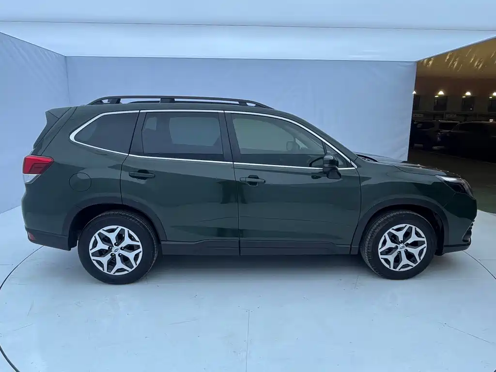 Forester 2022 2.0i AWD Deluxe Edition купить на сайте DeffCars