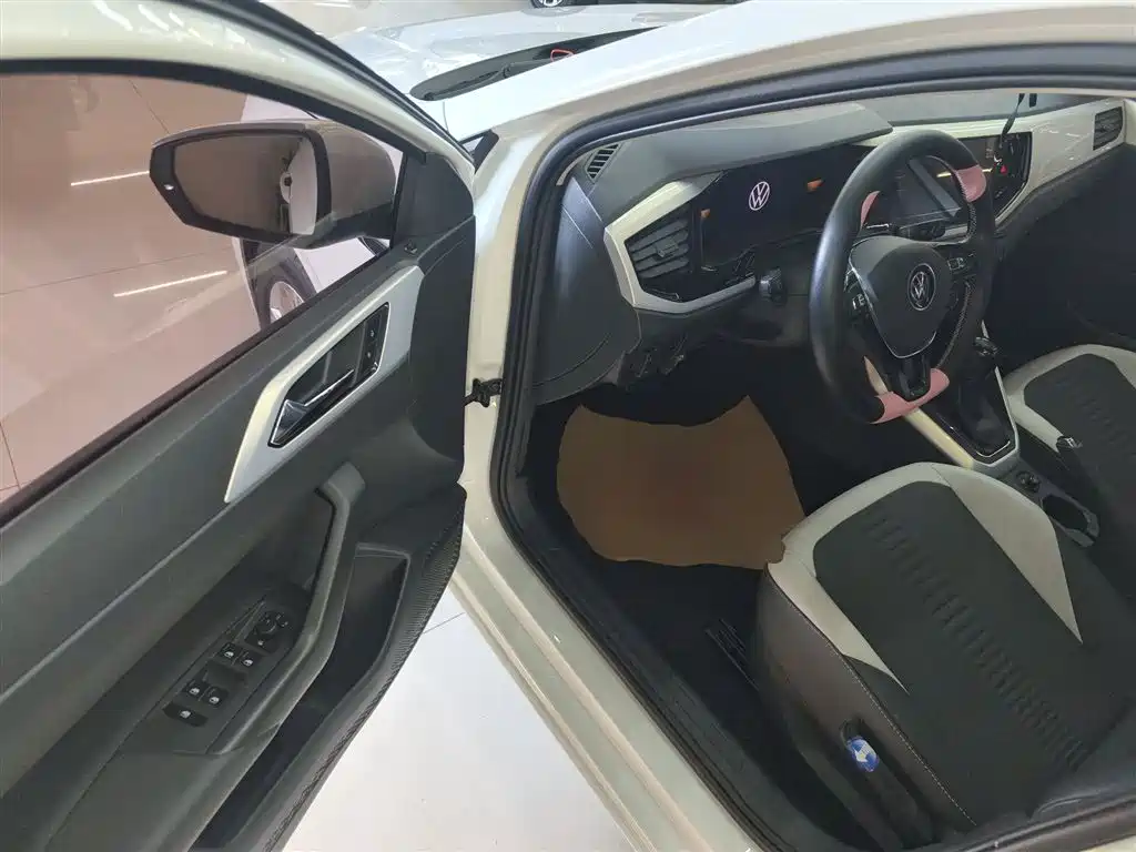 Polo 2023 facelift Plus 1.5L automatic colorful technology version купить на сайте DeffCars