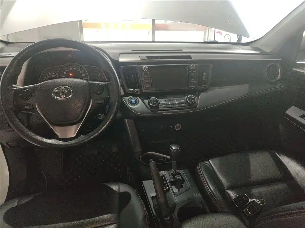 RAV4 Rongfang 2016 2.0L CVT two-wheel drive comfort version National V купить на сайте DeffCars
