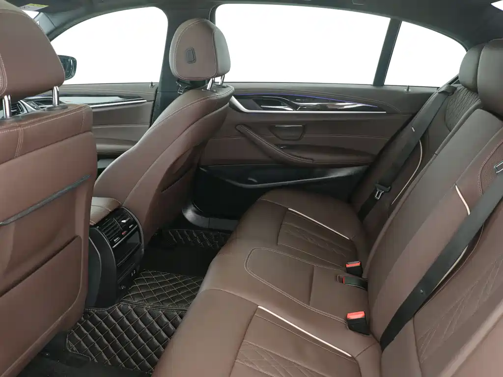 BMW 5 Series 2022 525Li M Sports Package купить на сайте DeffCars