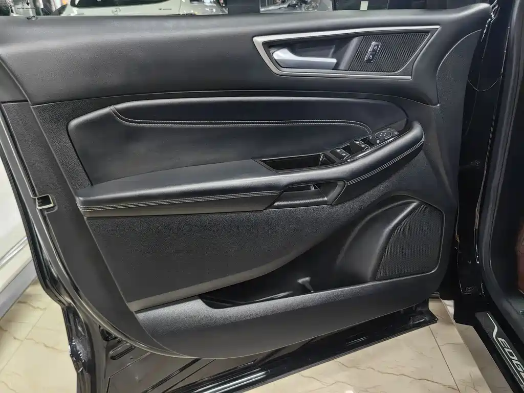 Ruijie 2022 PLUS EcoBoost 245 four-wheel drive Platinum Rui 7-seater купить на сайте DeffCars
