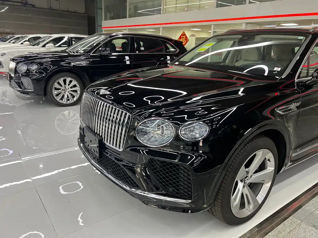 Bentayga 2024 4.0T V8 купить на сайте DeffCars