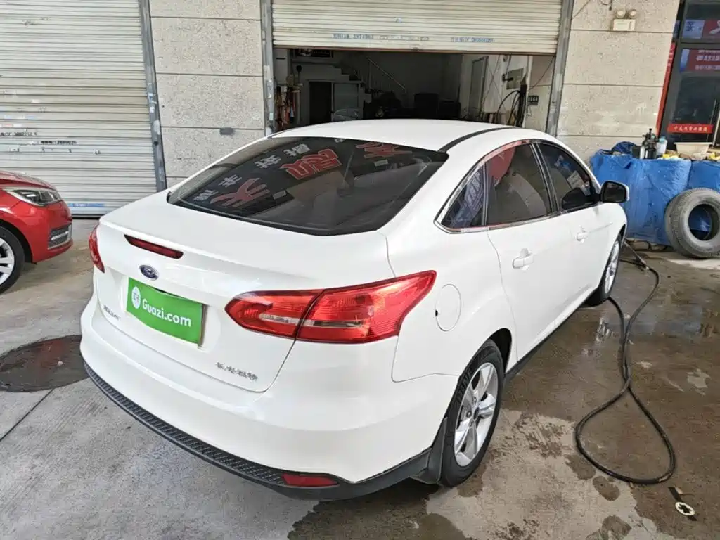 Focus 2017 Sedan 1.6L Automatic Comfort Smart Mobility Edition купить на сайте DeffCars