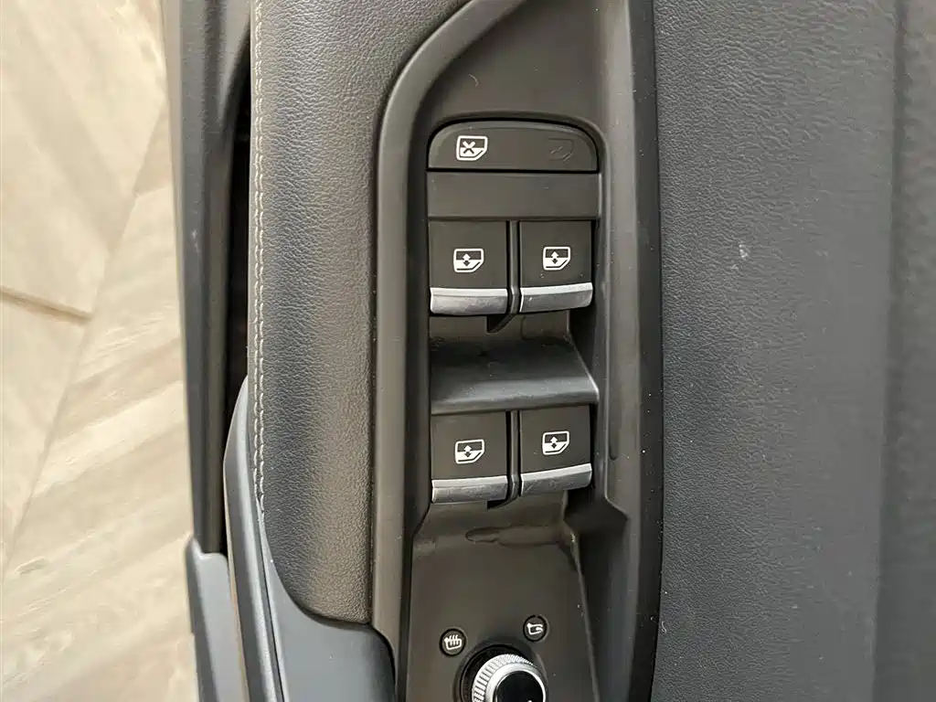 Audi Q5L 2020 45 TFSI exclusive and elegant model купить на сайте DeffCars
