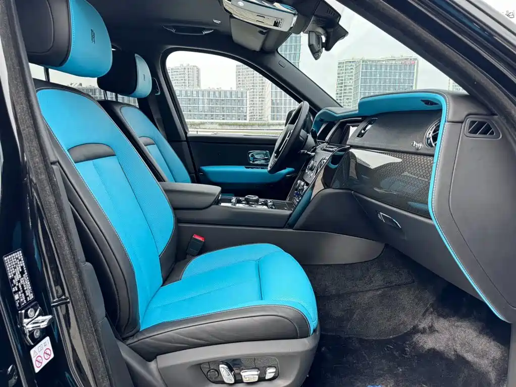 Cullinan 2020 Black Badge купить на сайте DeffCars