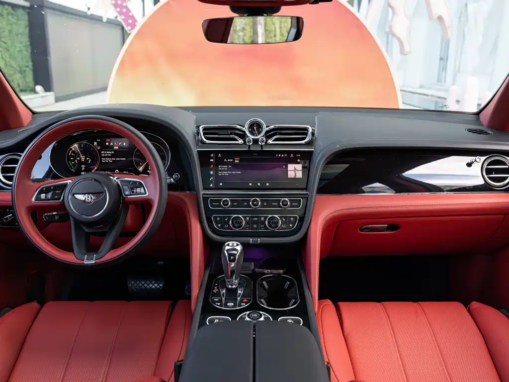 Bentayga plug-in hybrid 2021 3.0T PHEV купить на сайте DeffCars