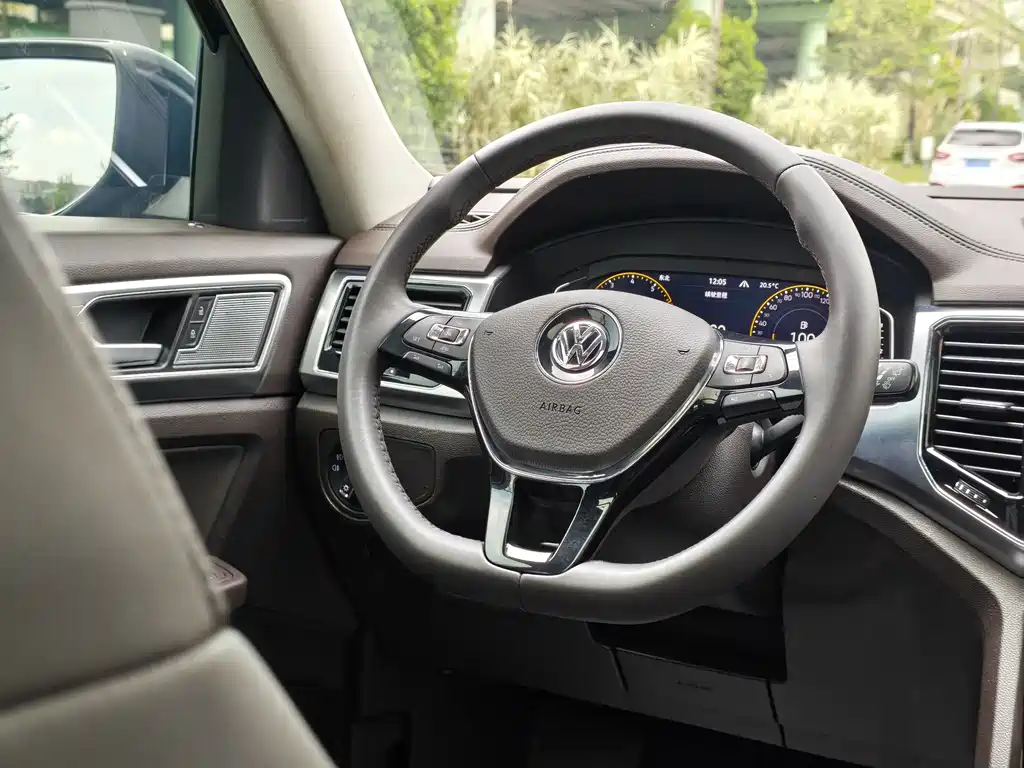 Touron 2020 380TSI four-wheel drive luxury version National VI купить на сайте DeffCars