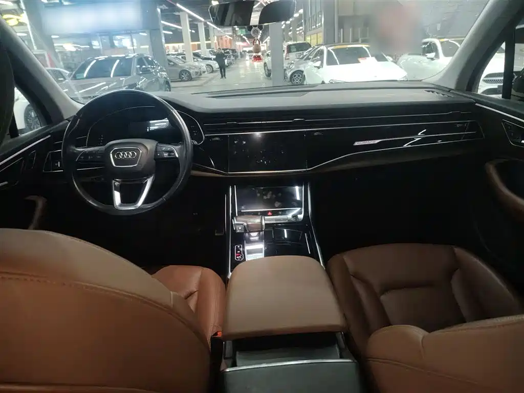 Audi Q7 2021 55 TFSI quattro S line sports version купить на сайте DeffCars